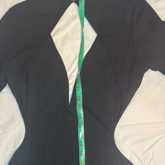 Symphony large black backless spandex nylon flared long sleeves back slit - Picture 10 of 11